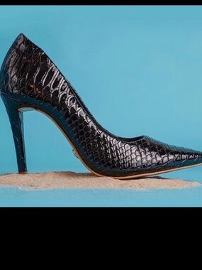 Black Patent Python Leather Pointed Toe  Stiletto Pumps Heels size 9 new in box